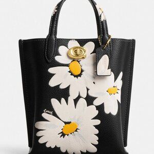 Coach Willow Tote with Daisy Floral Print NWT RARE